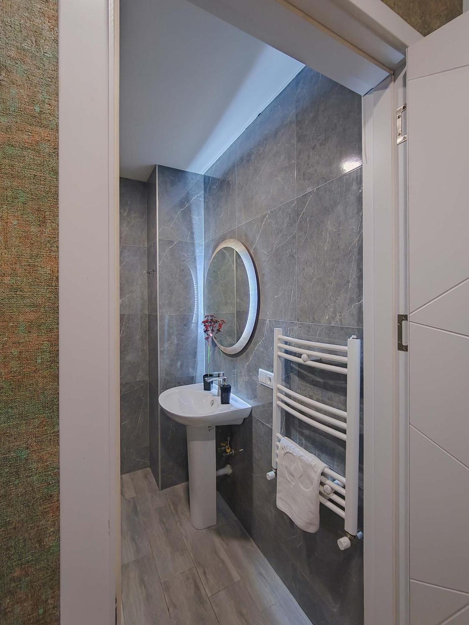 Round Garden Hotel Τυφλίδα Εξωτερικό φωτογραφία