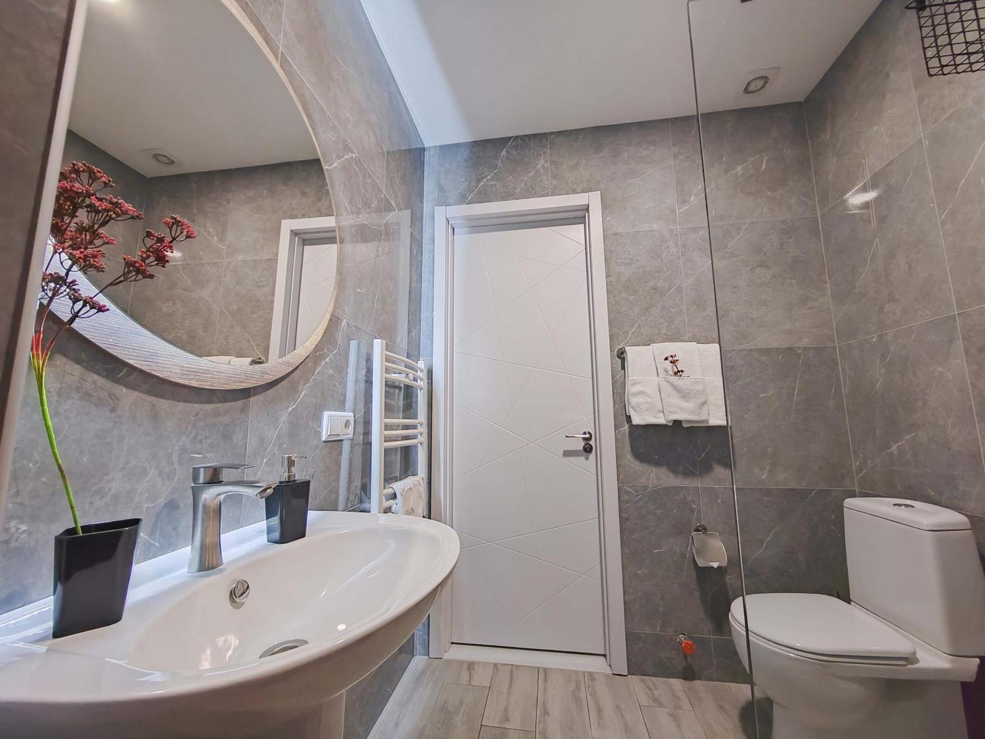 Round Garden Hotel Τυφλίδα Εξωτερικό φωτογραφία
